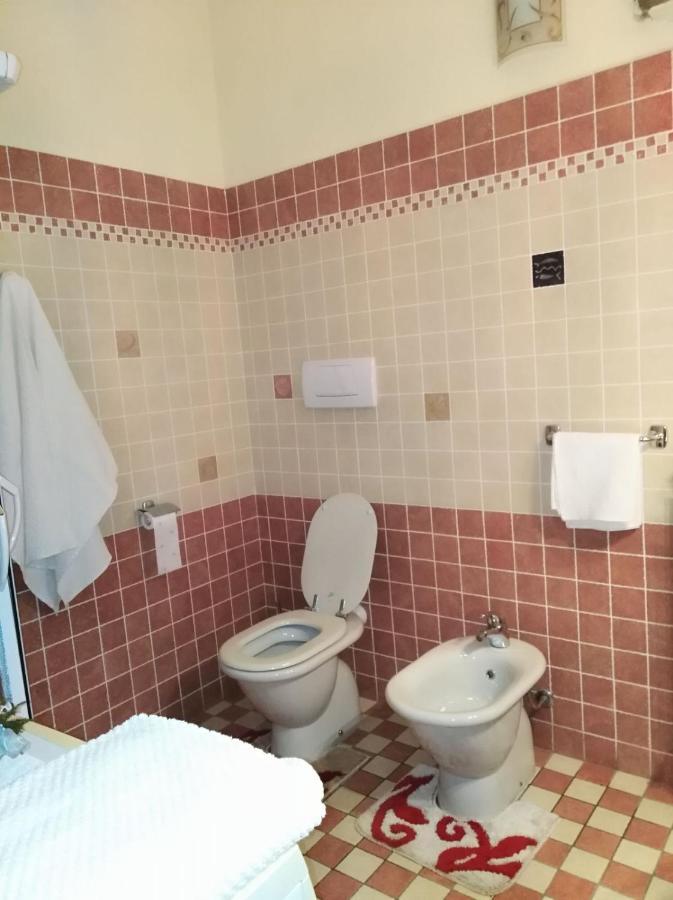 Agrifoglio B&B Con Giardino 아리초 외부 사진