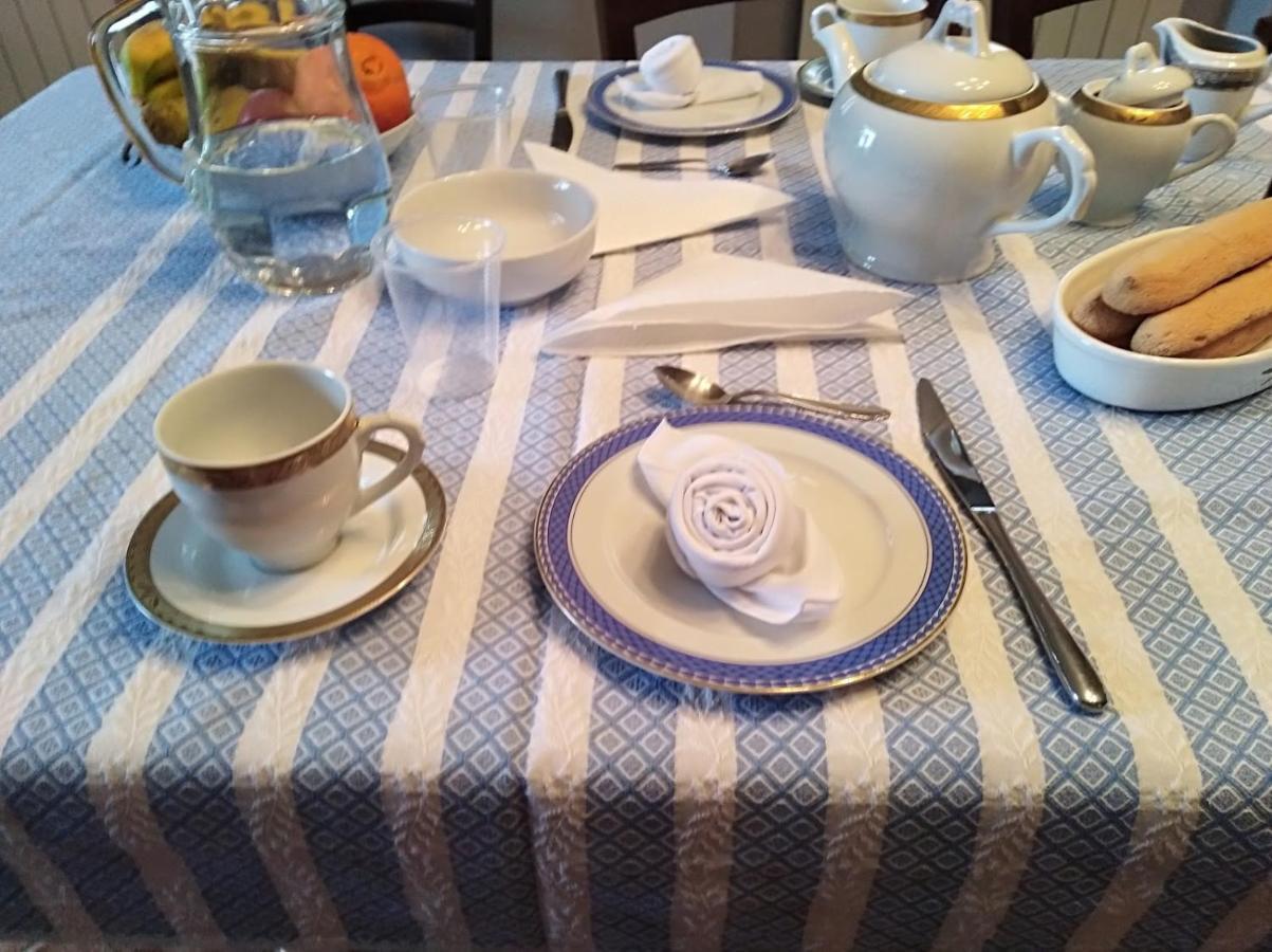 Agrifoglio B&B Con Giardino 아리초 외부 사진